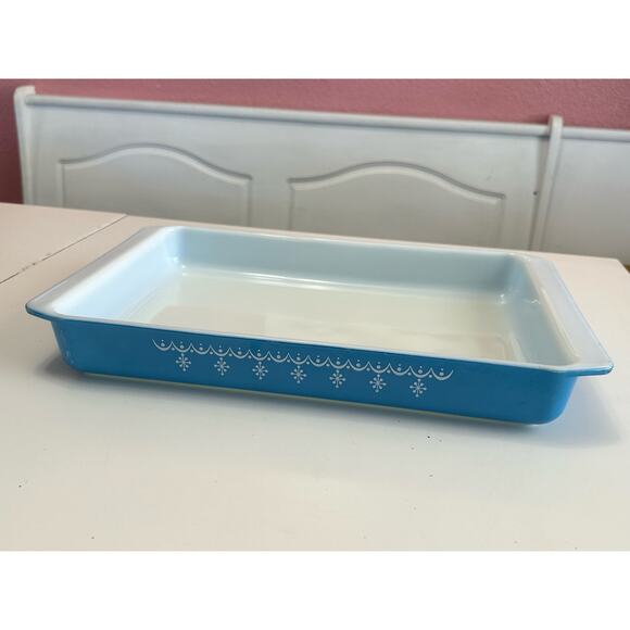 Vintage Blue Pyrex Snowflake Garlnd 933 Lasagna rectangle dish - Picture 1 of 11